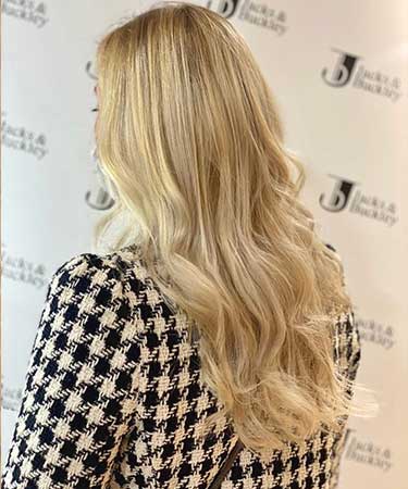 HAIR COLOUR EXPERTS AT TOP HAIRDRESSERS IN NOTTINGHAM HAIR COLOUR EXPERTS AT TOP HAIRDRESSERS IN NOTTINGHAM